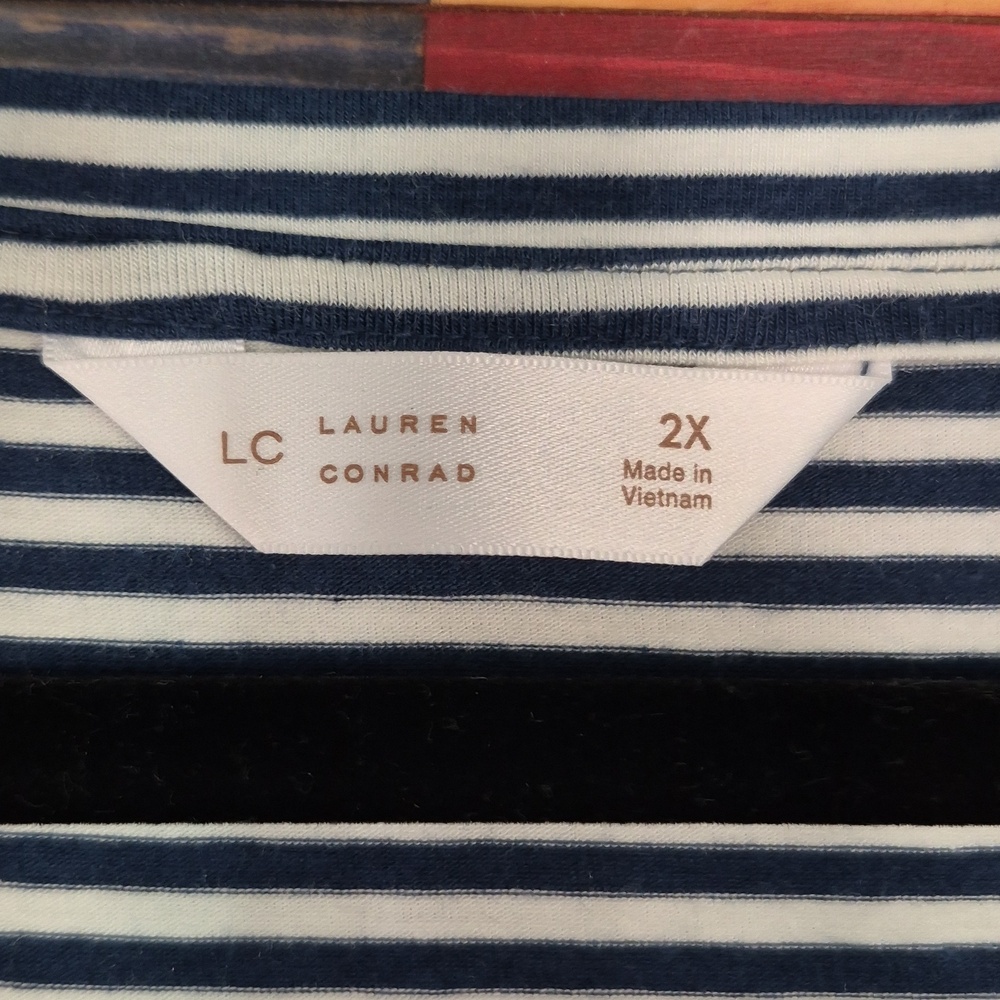 LC Lauren Conrad Plus Size 2X Black & White Striped V-Neck Women’s Top - Picture 4 of 5